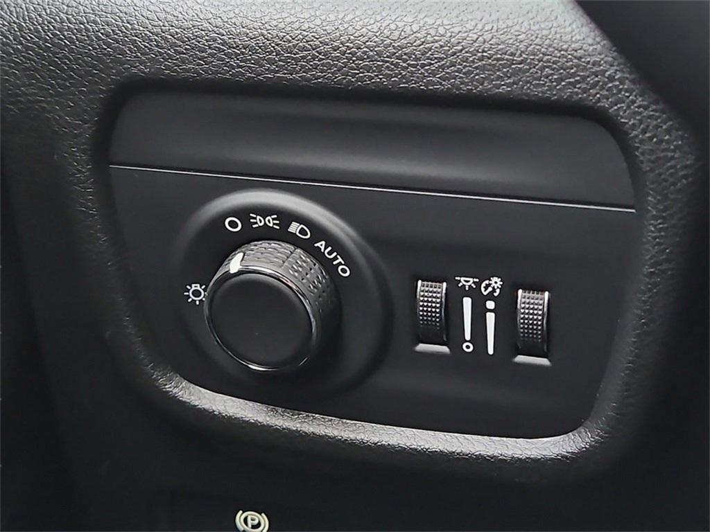 new 2025 Jeep Grand Cherokee car, priced at $36,153