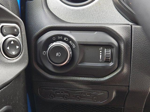 new 2025 Jeep Wrangler car, priced at $46,580