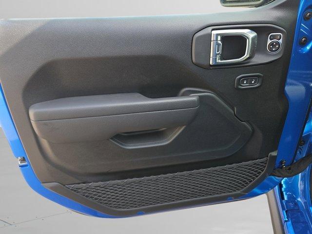 new 2025 Jeep Wrangler car, priced at $46,580