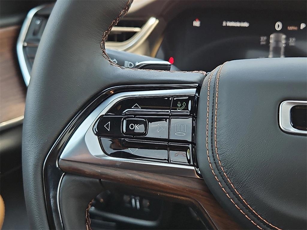 new 2025 Jeep Grand Cherokee car, priced at $60,925