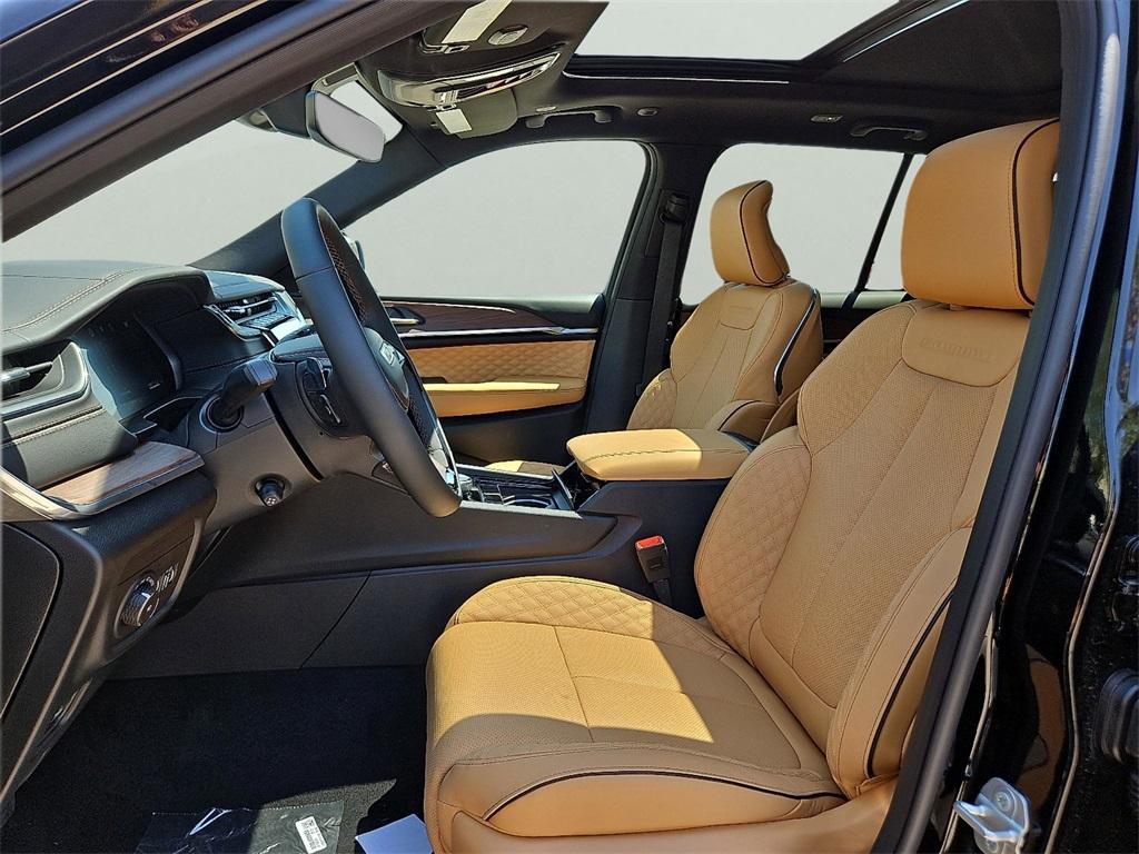 new 2025 Jeep Grand Cherokee car, priced at $60,925