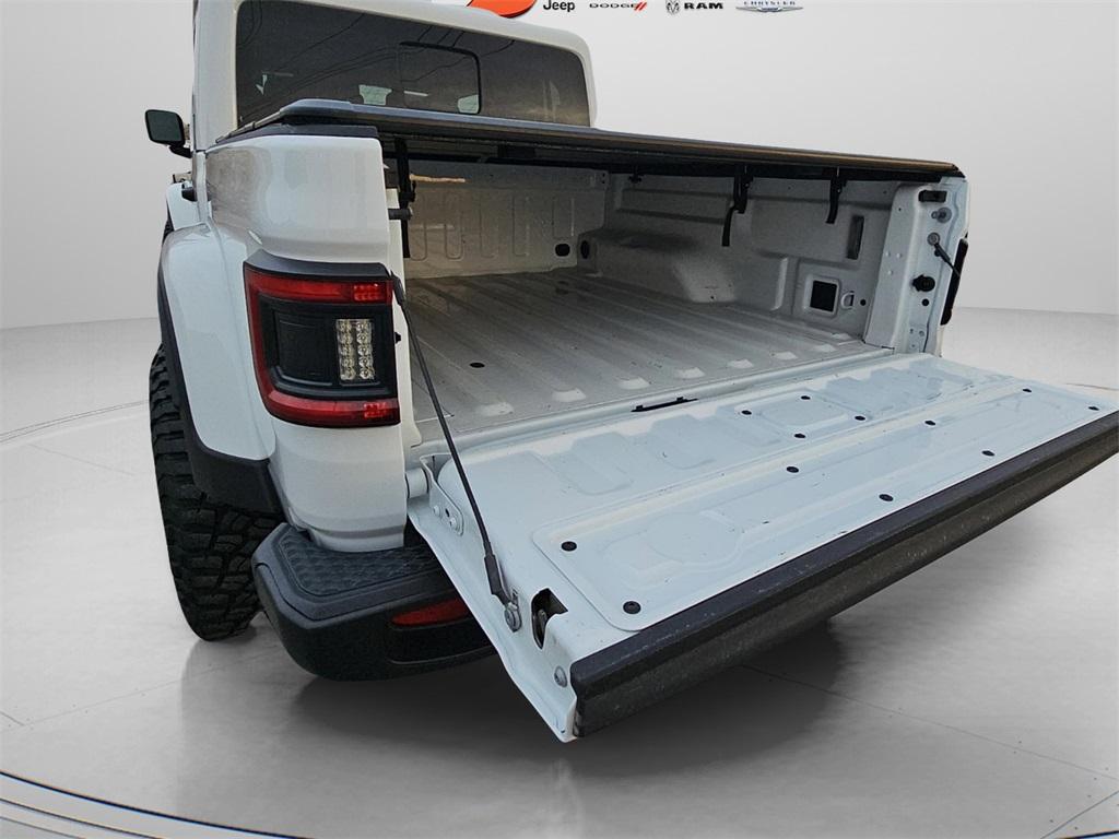 used 2025 Jeep Gladiator car, priced at $39,183