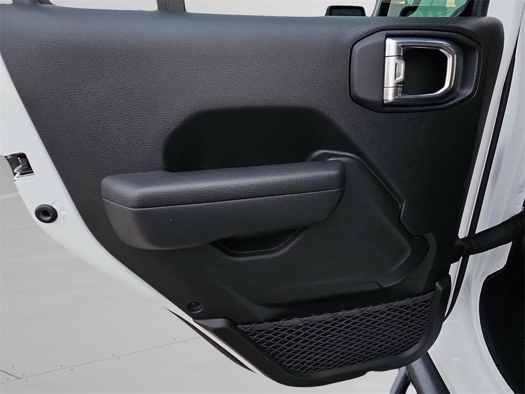 used 2025 Jeep Gladiator car, priced at $39,183