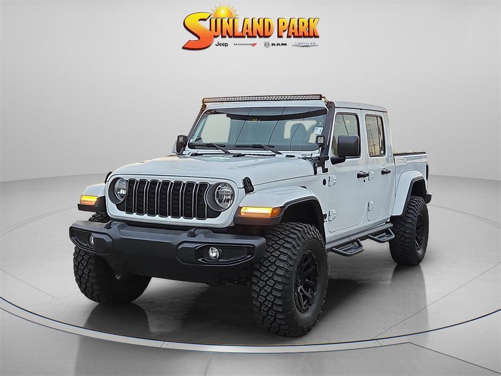 used 2025 Jeep Gladiator car, priced at $39,183