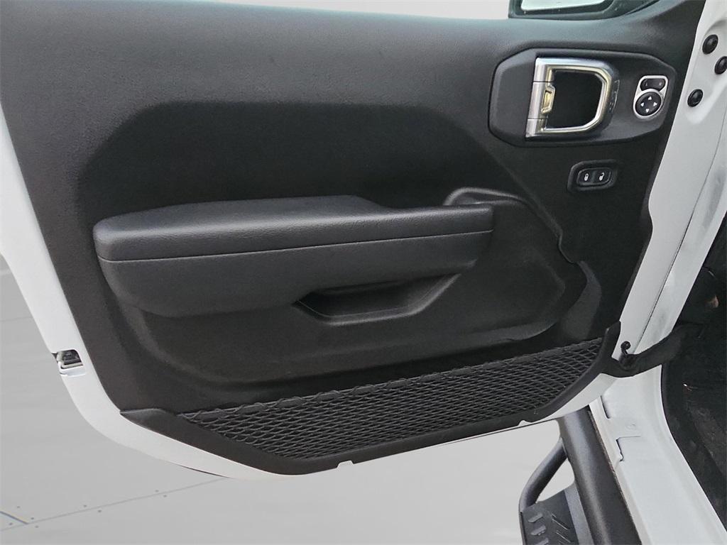 used 2025 Jeep Gladiator car, priced at $39,183