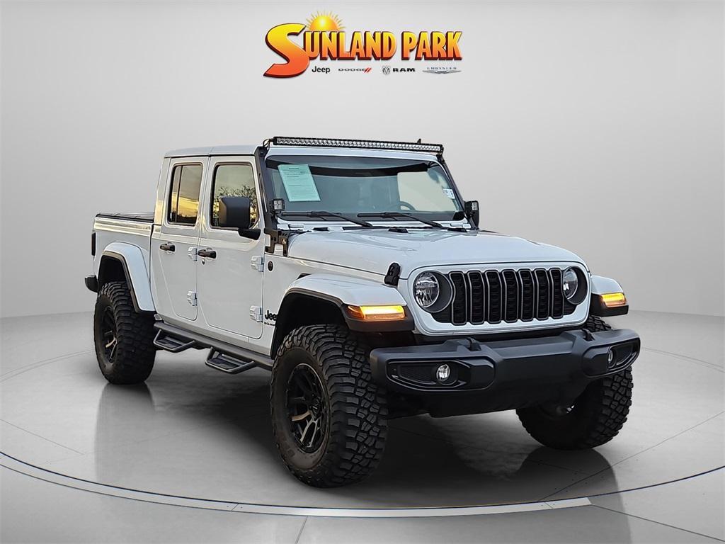 used 2025 Jeep Gladiator car, priced at $39,183