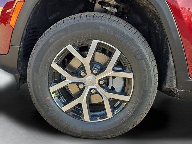 new 2025 Jeep Grand Cherokee car, priced at $44,676