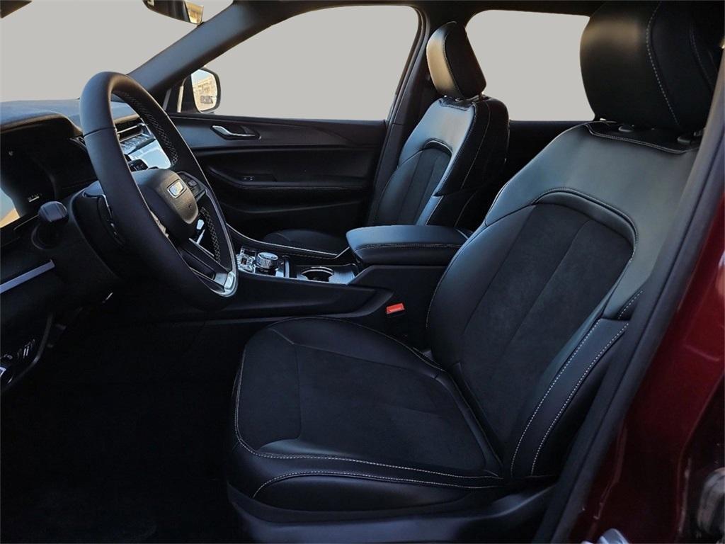new 2025 Jeep Grand Cherokee L car, priced at $43,872