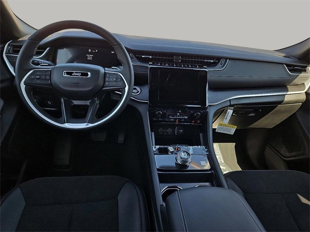 new 2025 Jeep Grand Cherokee car, priced at $47,525