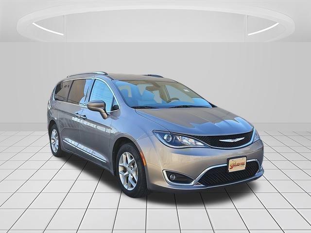 used 2017 Chrysler Pacifica car, priced at $13,997