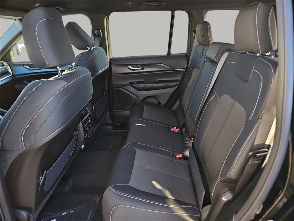 new 2025 Jeep Grand Cherokee car, priced at $37,981