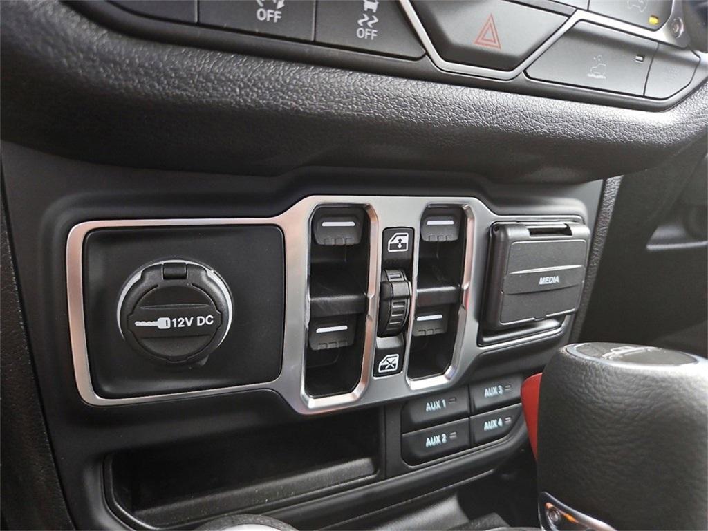 new 2025 Jeep Gladiator car, priced at $42,680