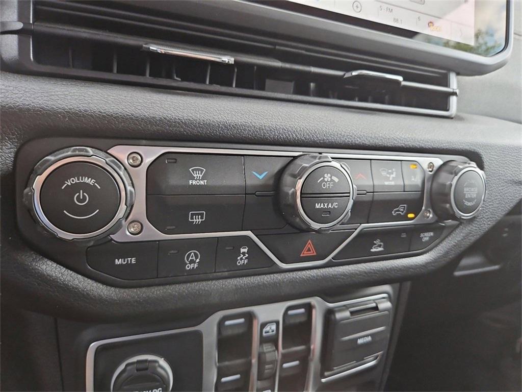 new 2025 Jeep Gladiator car, priced at $42,680
