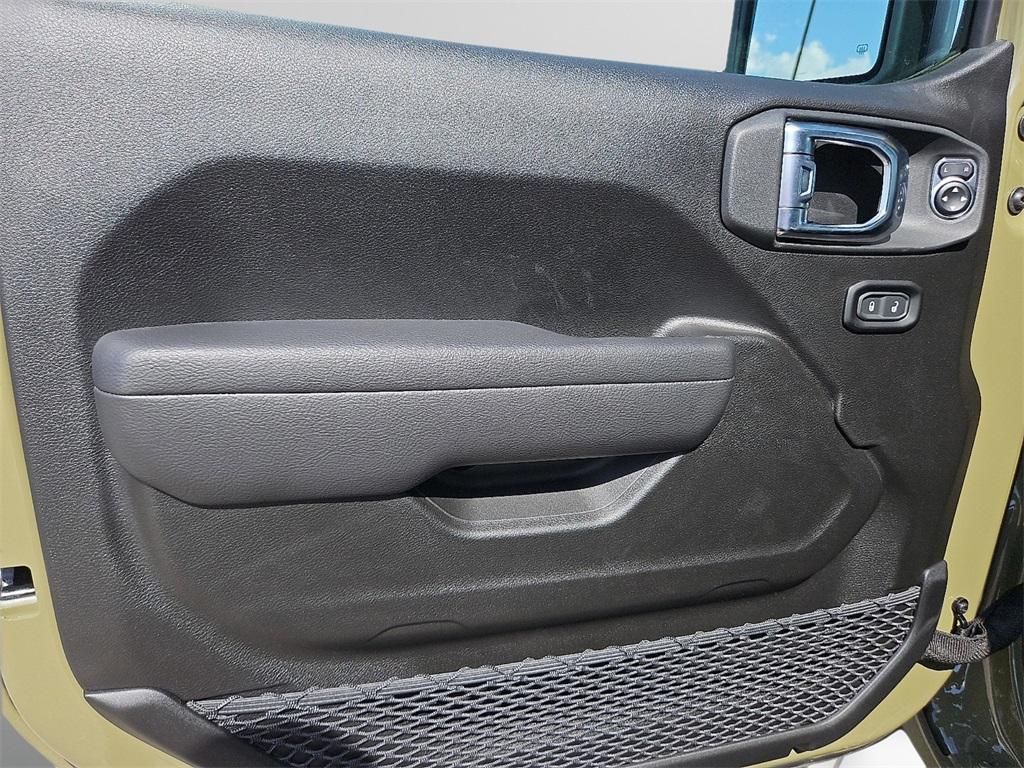 new 2025 Jeep Wrangler car, priced at $40,845