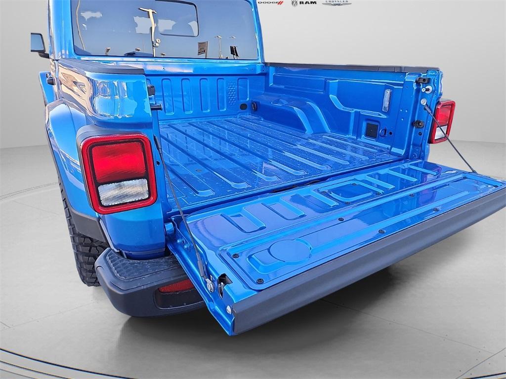 new 2026 Jeep Gladiator car, priced at $49,385