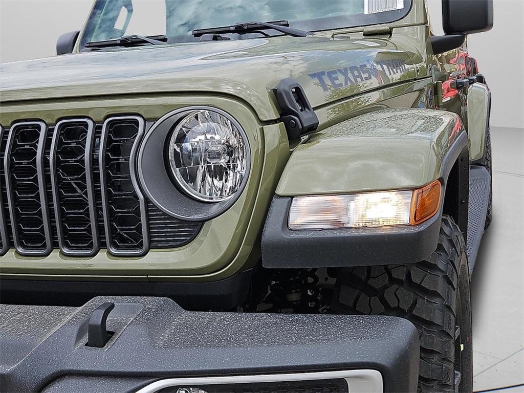 new 2025 Jeep Gladiator car, priced at $44,584