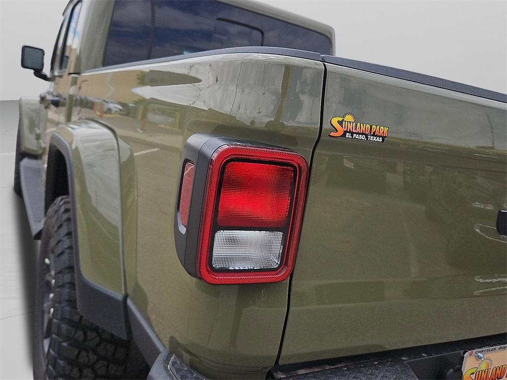 new 2025 Jeep Gladiator car, priced at $44,584