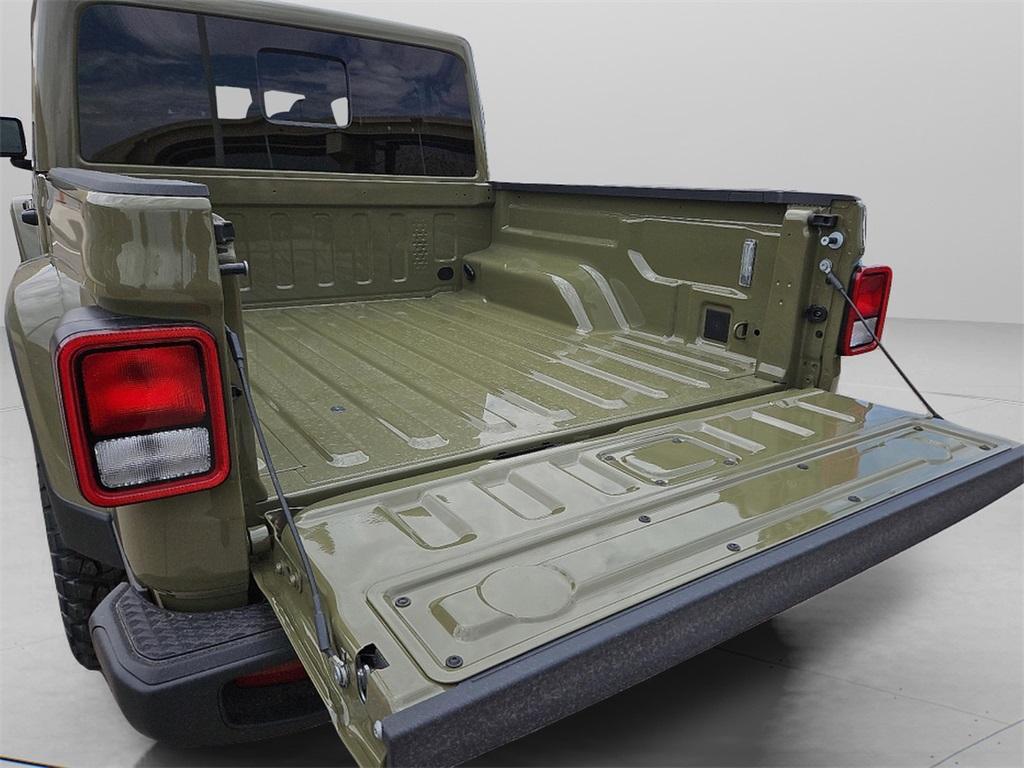 new 2025 Jeep Gladiator car, priced at $44,584