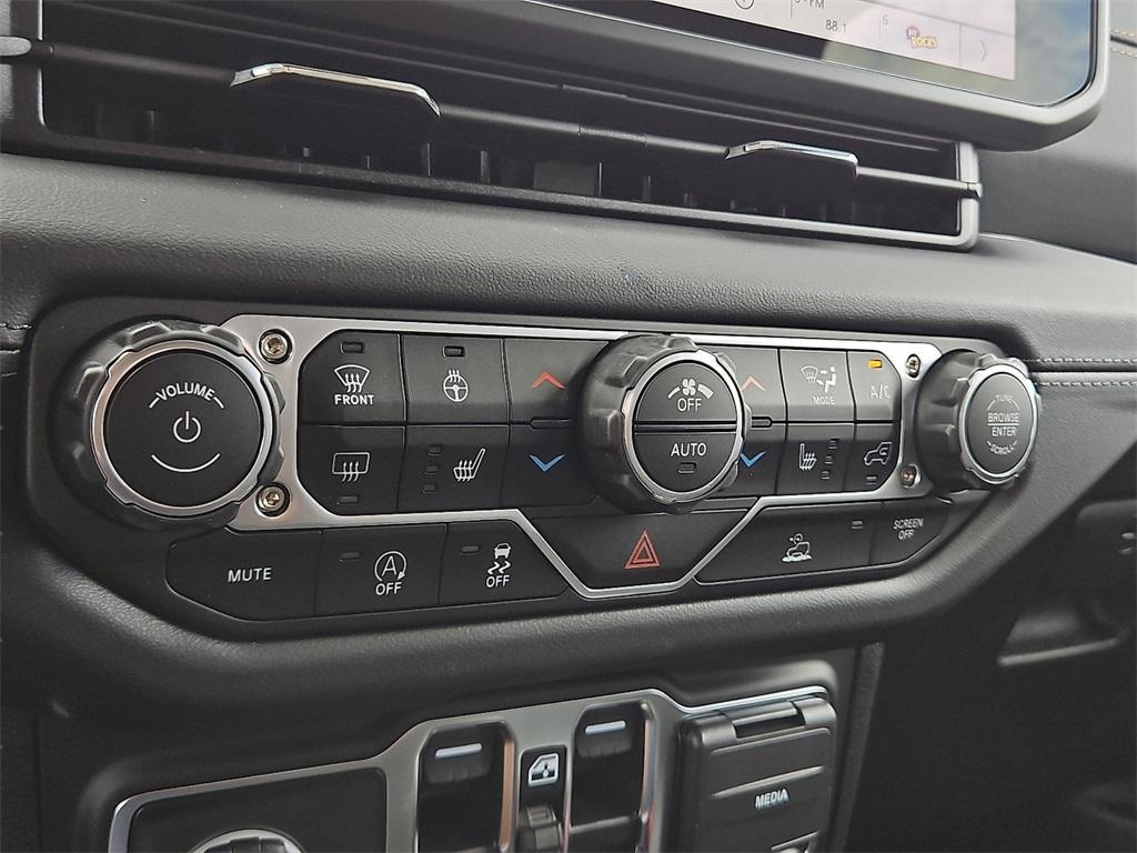 new 2025 Jeep Gladiator car, priced at $44,584