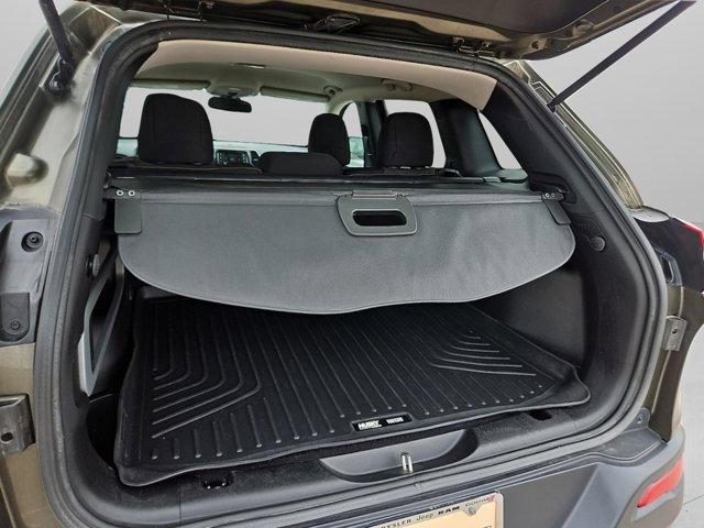used 2016 Jeep Cherokee car, priced at $12,905