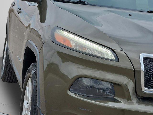 used 2016 Jeep Cherokee car, priced at $12,905