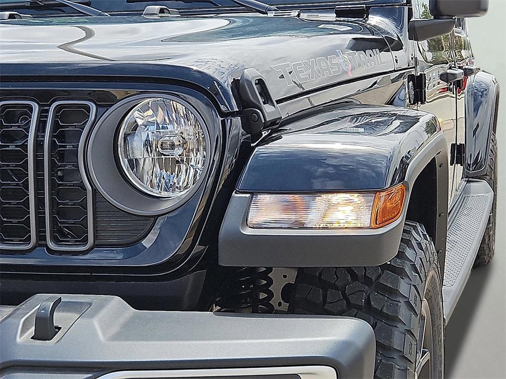 new 2025 Jeep Gladiator car, priced at $46,605