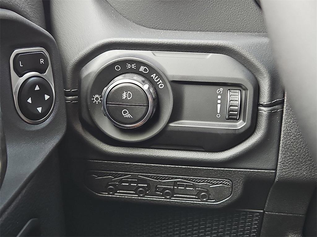 new 2025 Jeep Gladiator car, priced at $46,605