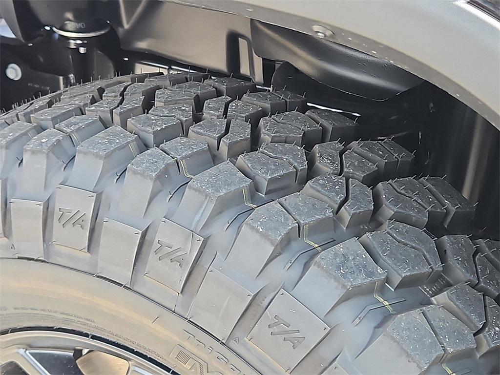 new 2025 Jeep Gladiator car, priced at $46,605