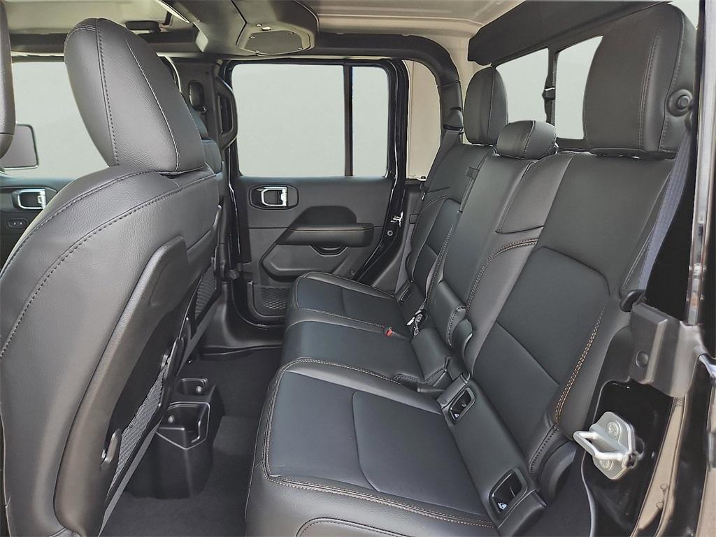 new 2025 Jeep Gladiator car, priced at $46,605