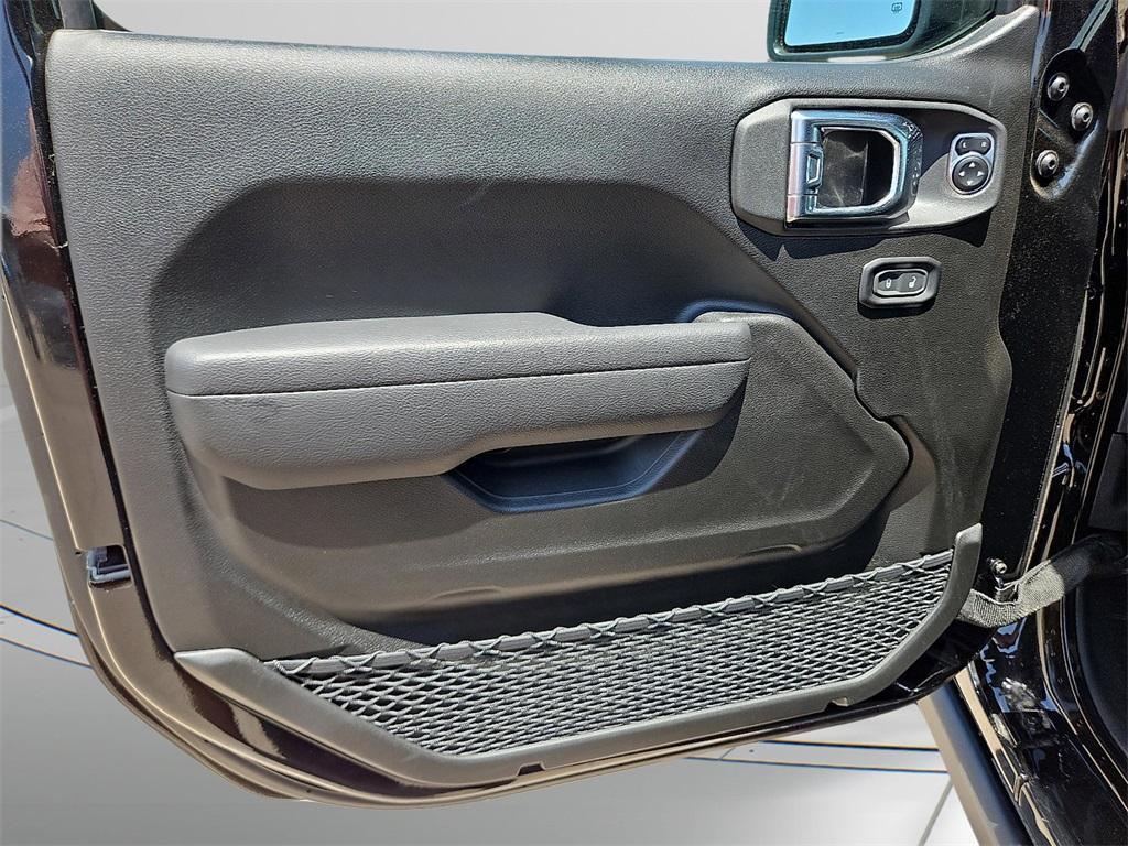 new 2025 Jeep Wrangler car, priced at $50,085