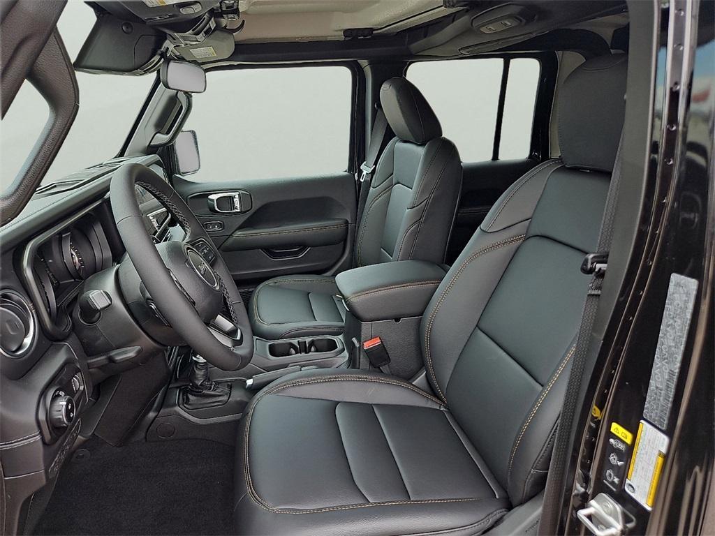 new 2025 Jeep Gladiator car, priced at $44,584