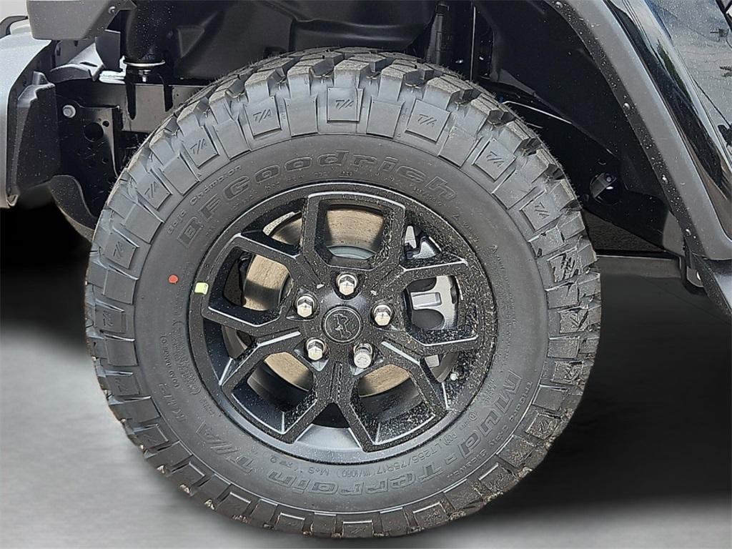 new 2025 Jeep Gladiator car, priced at $44,584