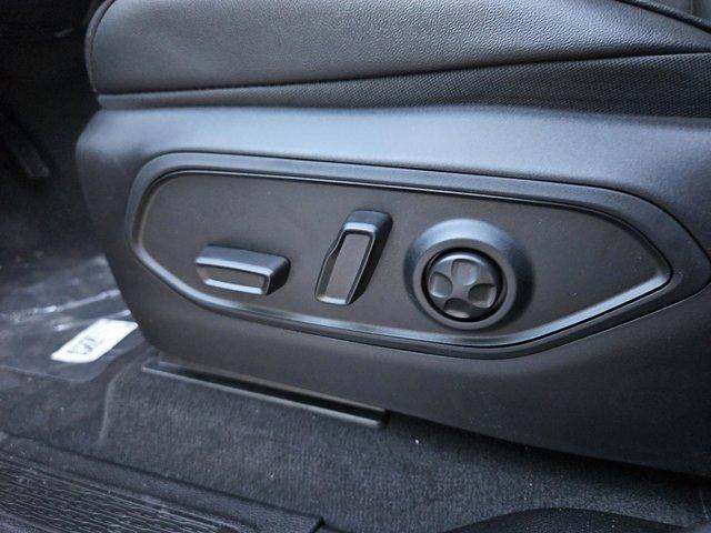 new 2025 Jeep Grand Cherokee car, priced at $41,980