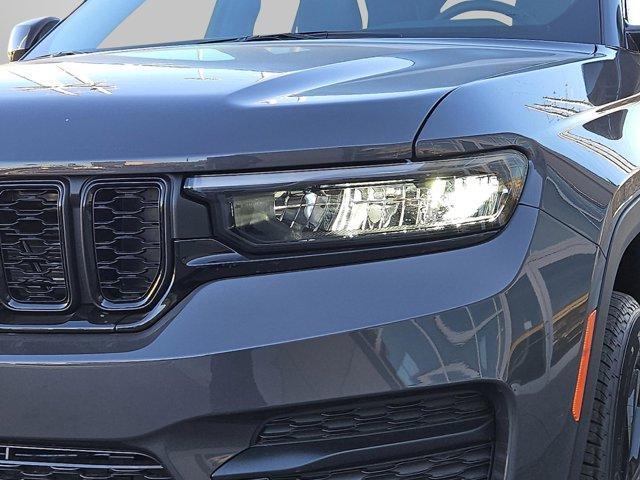 new 2025 Jeep Grand Cherokee car, priced at $41,980