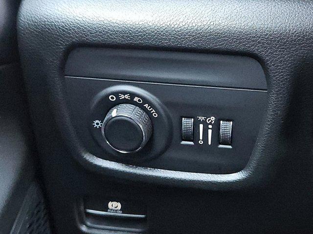 new 2025 Jeep Grand Cherokee car, priced at $41,980