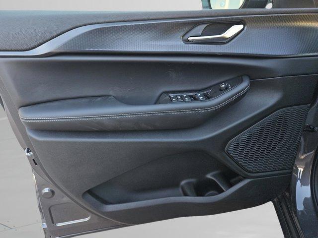 new 2025 Jeep Grand Cherokee car, priced at $41,980