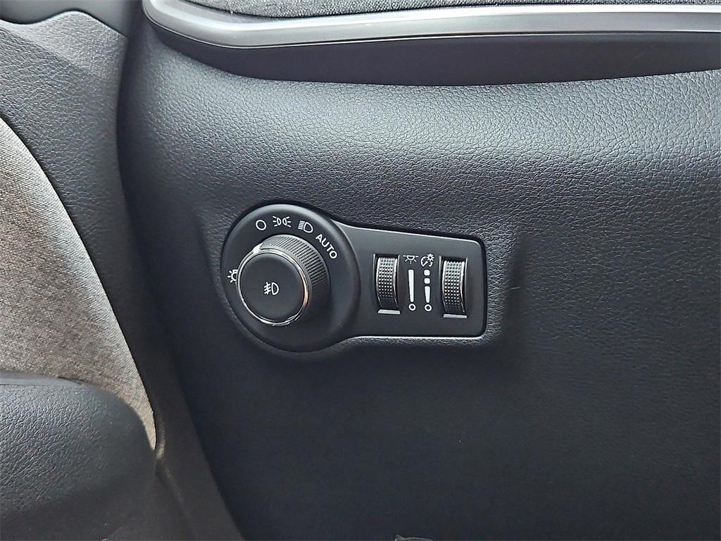new 2025 Jeep Compass car, priced at $29,260