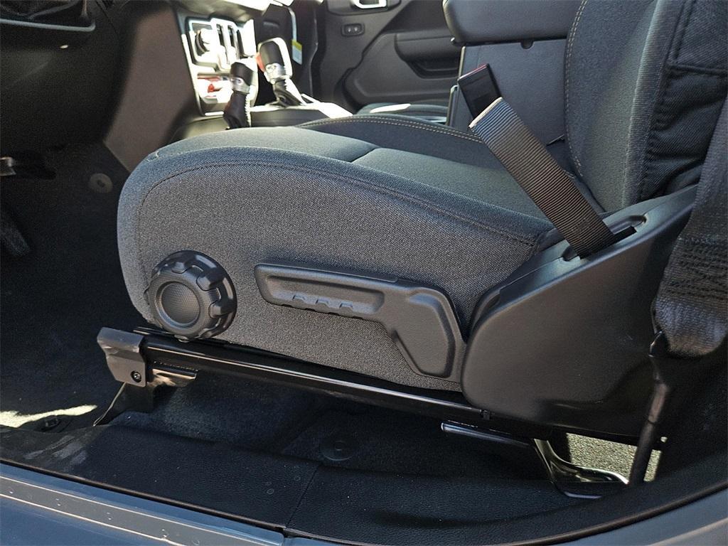 new 2025 Jeep Wrangler car, priced at $43,980