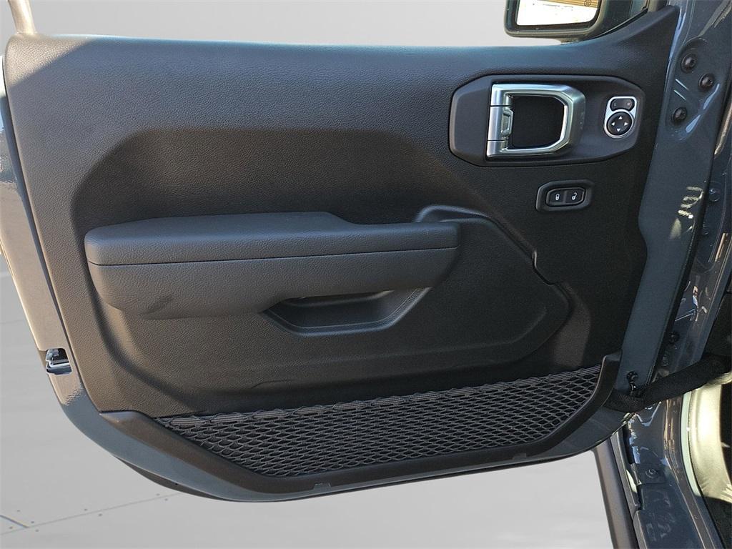 new 2025 Jeep Wrangler car, priced at $43,980