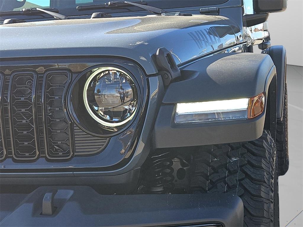 new 2025 Jeep Wrangler car, priced at $43,980