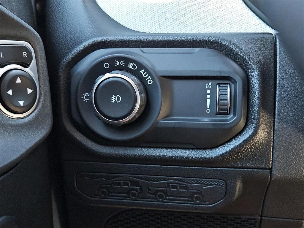 new 2025 Jeep Wrangler car, priced at $43,980