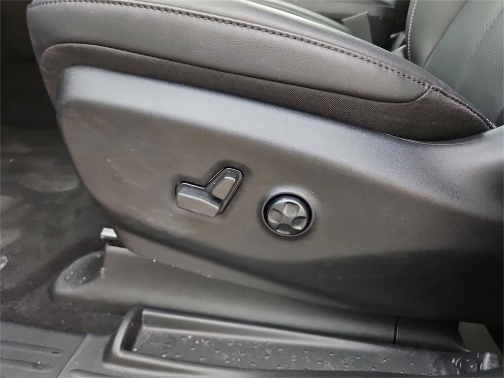 new 2025 Chrysler Voyager car
