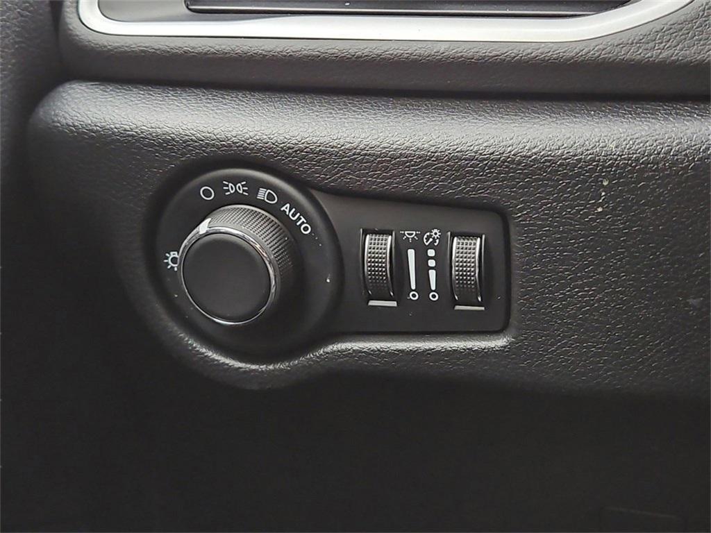 new 2025 Chrysler Voyager car
