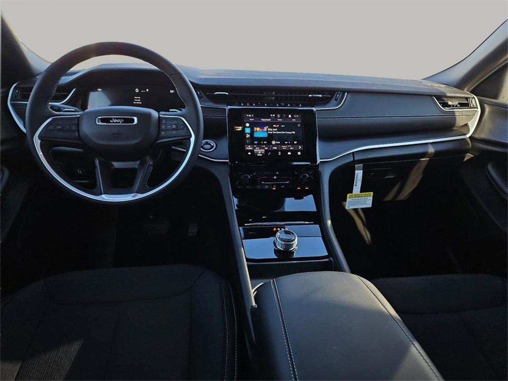 new 2025 Jeep Grand Cherokee car, priced at $39,067
