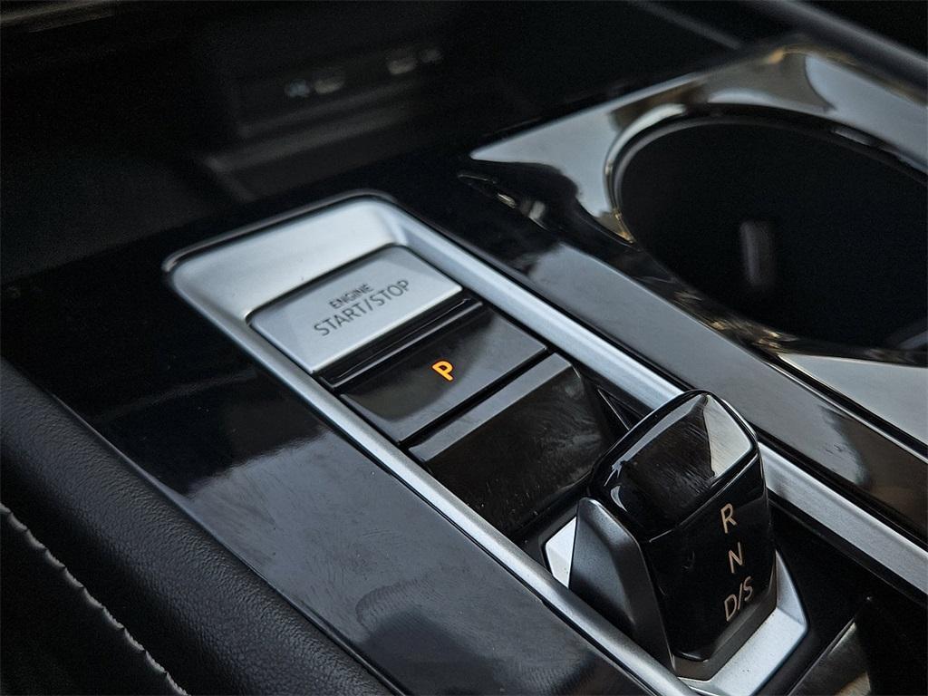 used 2024 Volkswagen Atlas car, priced at $35,802