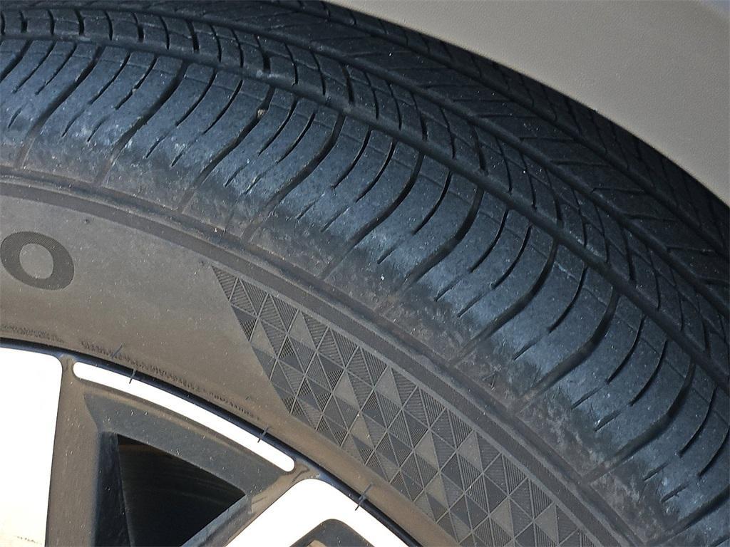 used 2024 Volkswagen Atlas car, priced at $35,802