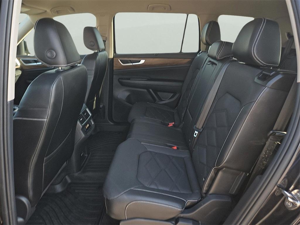 used 2024 Volkswagen Atlas car, priced at $35,802