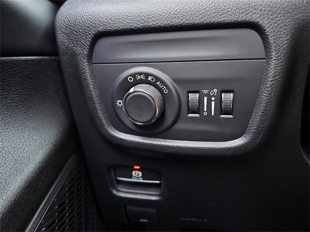 new 2025 Jeep Grand Cherokee L car, priced at $43,872