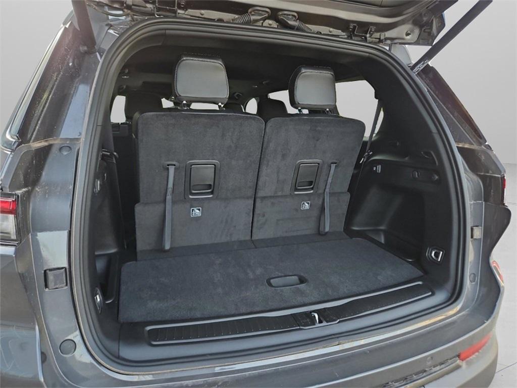 new 2025 Jeep Grand Cherokee L car, priced at $43,872