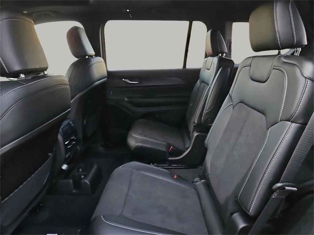 new 2025 Jeep Grand Cherokee L car, priced at $43,872